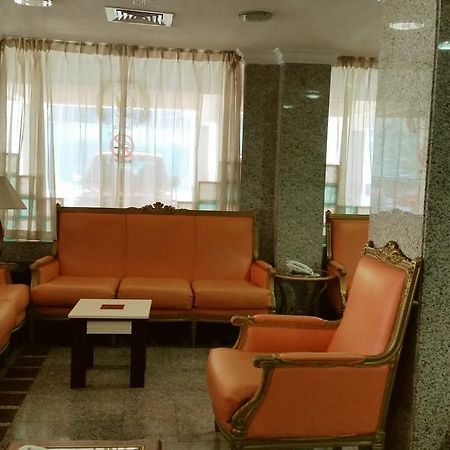 ドバイ Deebaj Al Khabisi Plazaアパートホテル エクステリア 写真